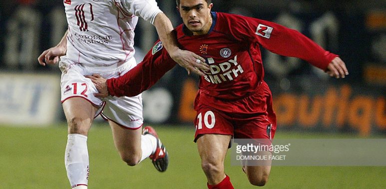 French forward Bertrand Robert (R) from | AllezPaillade.com