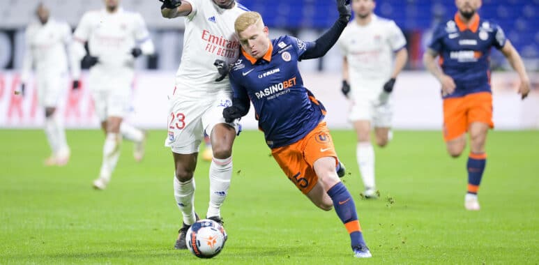 Florent Mollet (MHSC) vs Thiago Mendes (OL) FOOTBALL : LYON vs MHSC - Ligue 1 Uber Eats - 13/02/2021 JBAutissier/Panoram | AllezPaillade.com