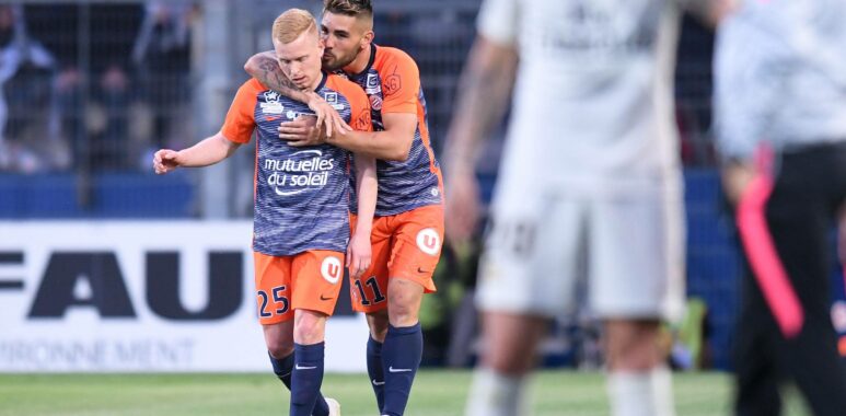 JOIE 11 ANDY DELORT MHSC 25 FLORENT MOLLET MHSC FAIR PLAY FOOTBALL Montpellier vs Paris | AllezPaillade.com