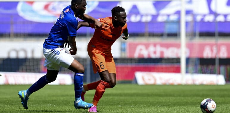 Junior Sambia Salomon (MHSC) vs Jean Eudes Aholou (RC Strasbourg) FOOTBALL : RC Strastourg vs MHSC - Ligue 1 Uber Eats - | AllezPaillade.com