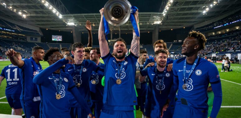 Olivier Giroud of Chelsea lifts the winning trophy during the UEFA Champions League Final match between Manchester City | AllezPaillade.com