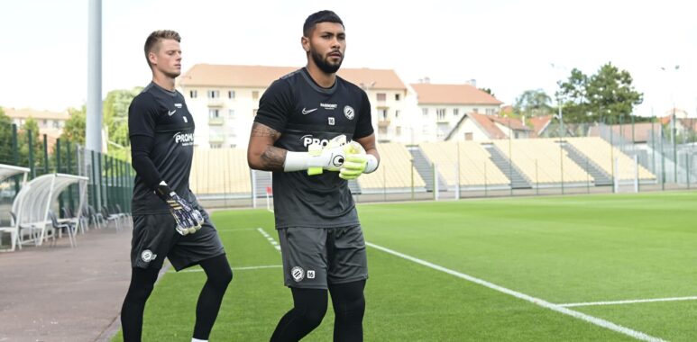 Echauffement des joueurs du MHSC Jonas Omlin (MHSC) / Dimitry Bertaud (MHSC) FOOTBALL : Montpellier vs FC Metz - Amical | AllezPaillade.com