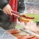 1307506-un-stand-de-saucisses-dans-un-stade-de-football-en-allemagne-le-19-decembre-2009-illustration | AllezPaillade.com