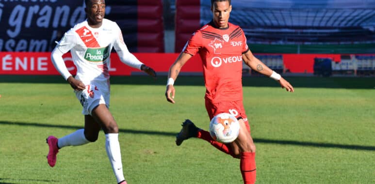 Christopher JULLIEN - 31.10.2015 - Dijon / Brest - 13eme journee de Ligue2 | AllezPaillade.com