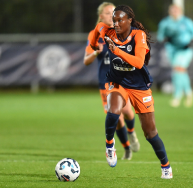 Féminines, Ifeoma Onumonu