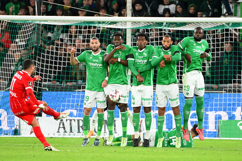 AS Saint-Etienne ASSE Savanier coup franc | AllezPaillade.com