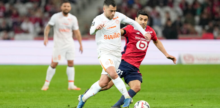 Téji Savanier LOSC Lille v Montpellier Herault SC - Ligue 1 McDonalds 20242025 | AllezPaillade.com