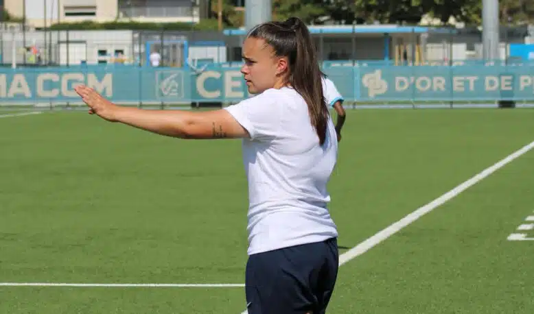 F&eacute;minines, Louna Lacan