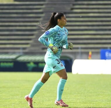 Féminines, Coralie Houamria