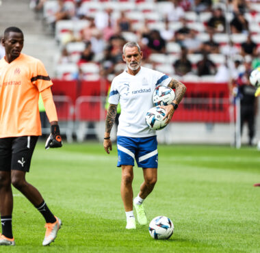 Simon Ngapandouetnbu : “J’ai eu de la chance avec Roberto De Zerbi et Jon Pascua”