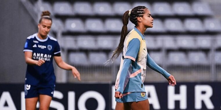 F&eacute;minines, Mary Fowler