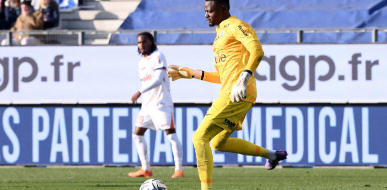 Simon Ngapandouetnbu Grenoble Foot 38 v Montpellier HSC - Ligue 2 BKT 20252026 | AllezPaillade.com