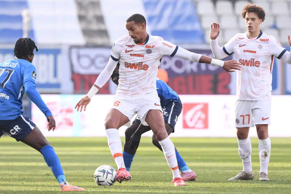 Jullien Grenoble Foot 38 v Montpellier HSC - Ligue 2 BKT 20252026 | AllezPaillade.com