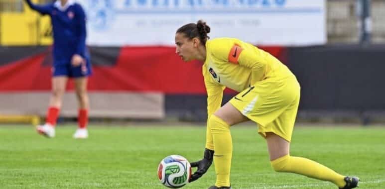 F&eacute;minines, Ceylin Yilmaz