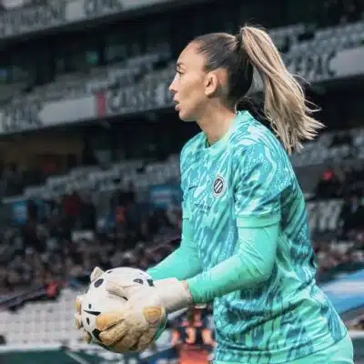 F&eacute;minines, Chlo&eacute; N'Gazi