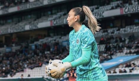 F&eacute;minines, Chlo&eacute; N'Gazi