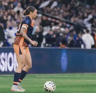 F&eacute;minines, Ashley Clark