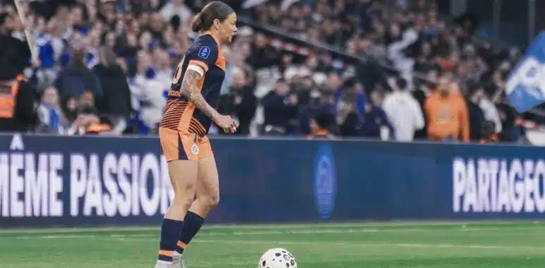 F&eacute;minines, Ashley Clark