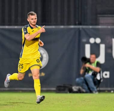 Jean Ruiz, défenseur central du Pau FC, priorité du recrutement du Montpellier Hérault ?