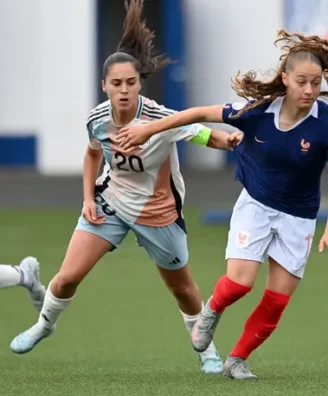 F&eacute;minines, Lisa Mabilon